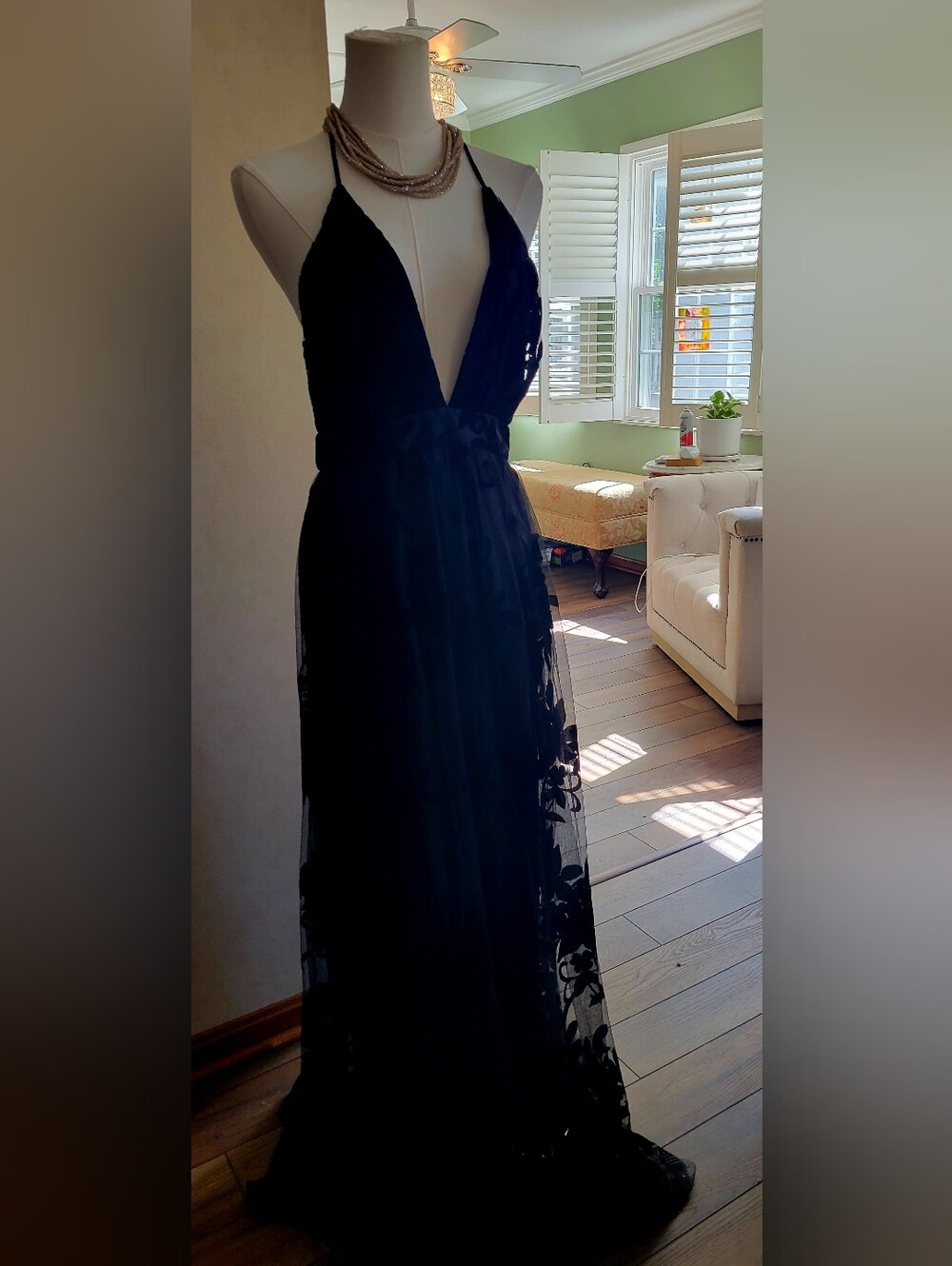 Stunning And Delicate Elegant Black Deep-V Tulle Evening Gown